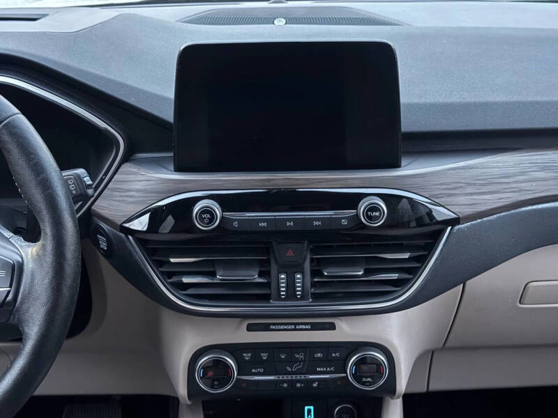 2020 Ford Escape Hybrid Titanium