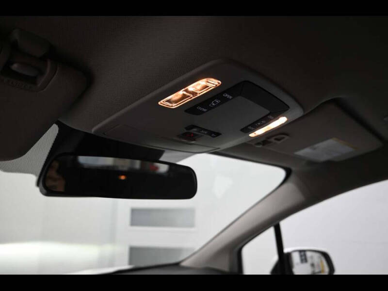 2025 Toyota Sienna LE 8-Passenger