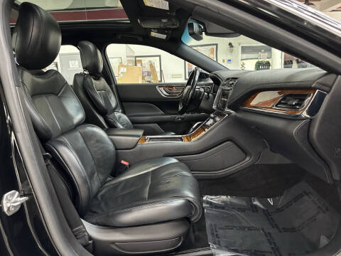 2017 Lincoln Continental Select