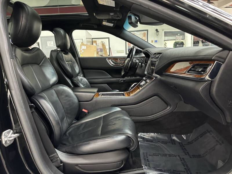 2017 Lincoln Continental Select