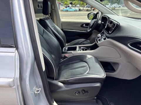 2023 Chrysler Pacifica Plug-In Hybrid Limited