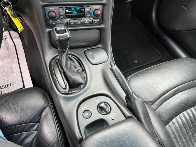 2004 Chevrolet Corvette