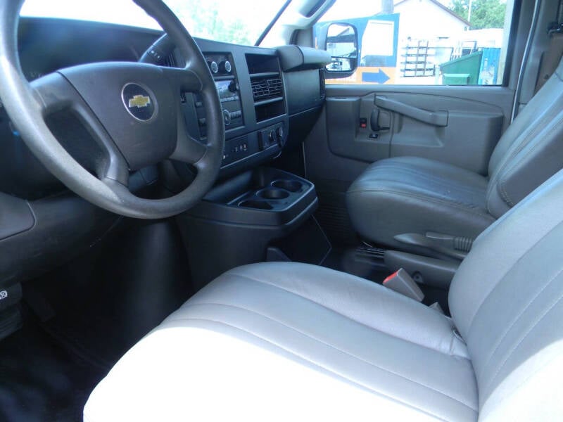 2018 Chevrolet Express Cargo Work Van photo 11