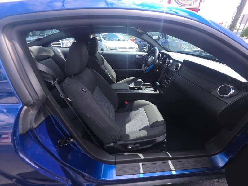 2009 Ford Mustang V6 Deluxe