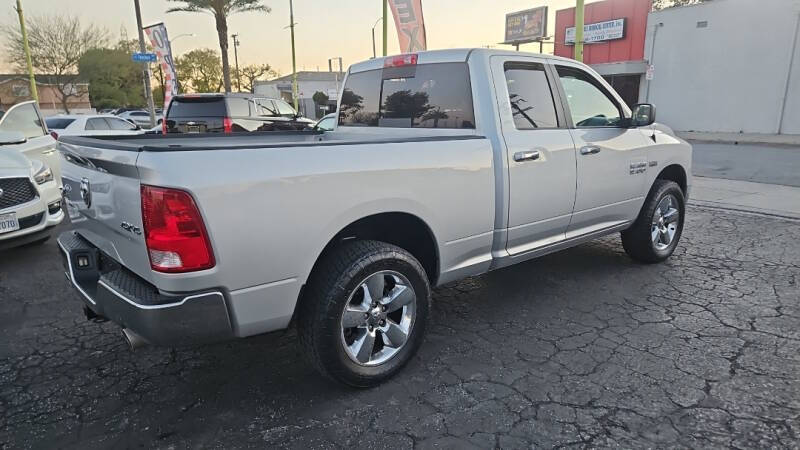 2016 RAM 1500 SLT