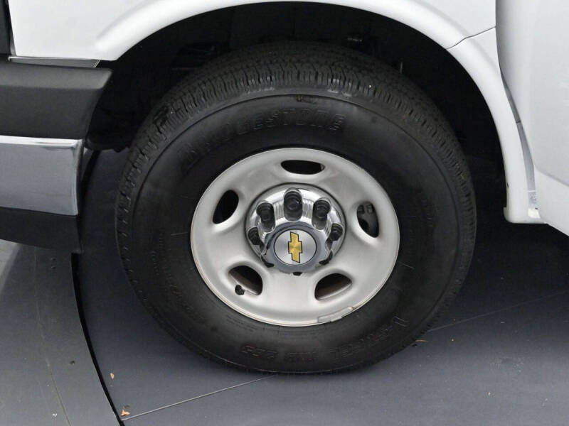 2025 Chevrolet Express LT 3500