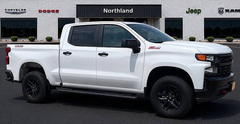 White 2021 Chevrolet Silverado 1500 Custom Trail Boss Crew Cab 4WD Pickup Truck Four-Wheel Drive Automatic