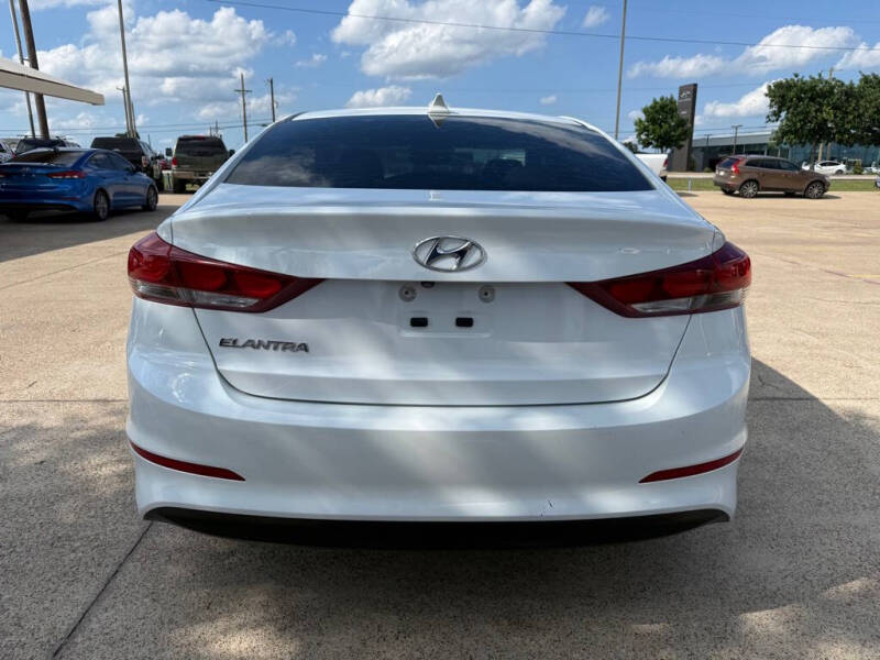 2018 Hyundai Elantra