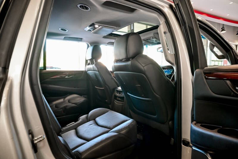 2016 Cadillac Escalade Luxury Collection