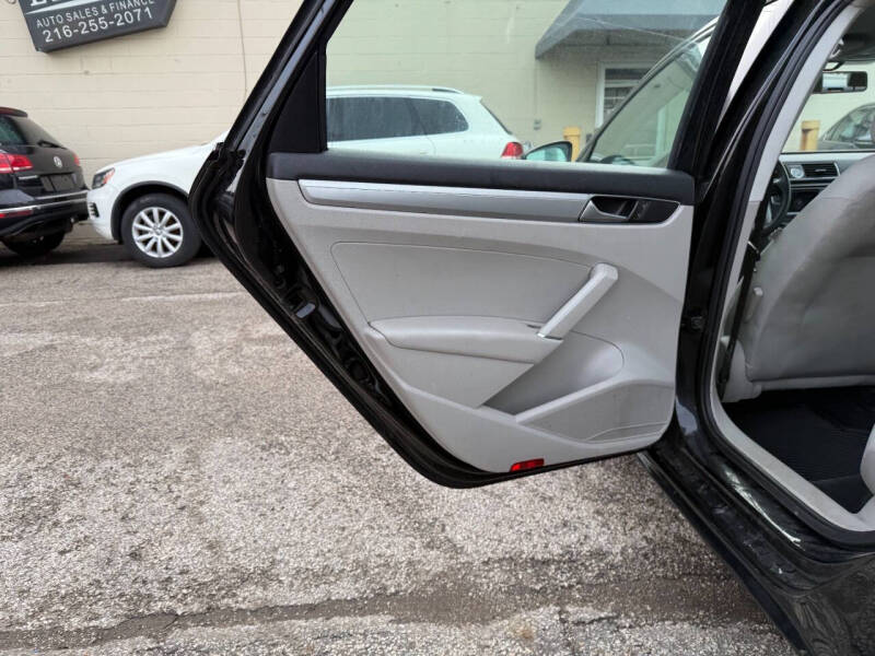 2016 Volkswagen Passat 1.8T S