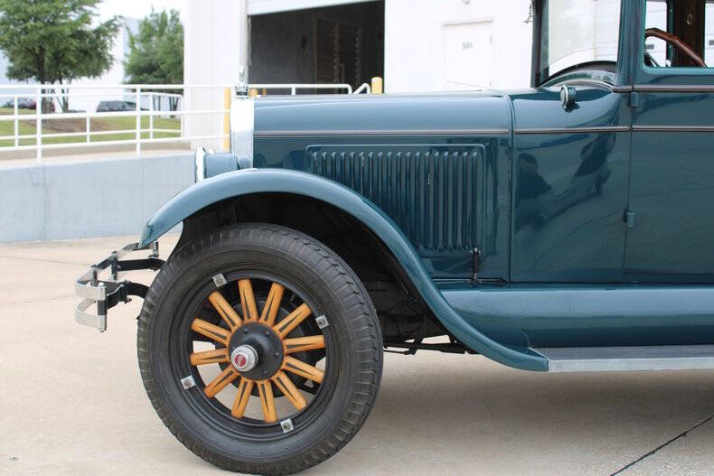 1927 Oldsmobile Sedan