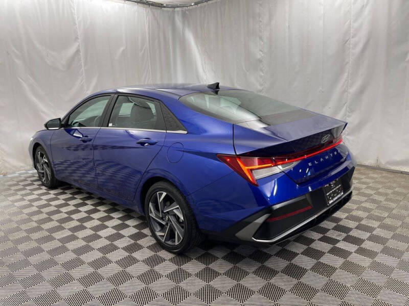 2025 Hyundai Elantra Hybrid Limited