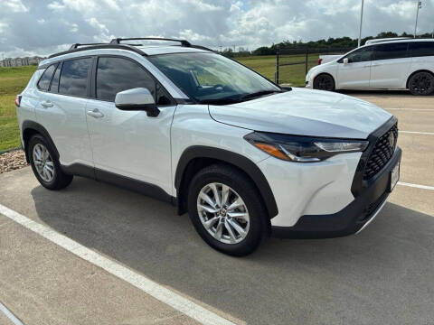 2024 Toyota Corolla Cross LE Photo