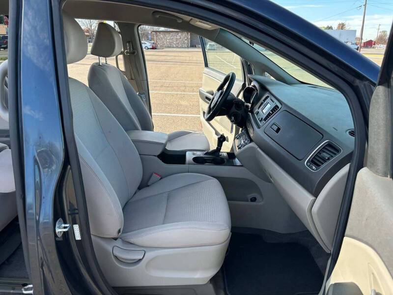 2017 Kia Sedona LX