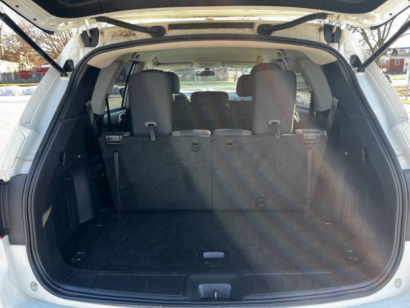 2017 Nissan Pathfinder SV