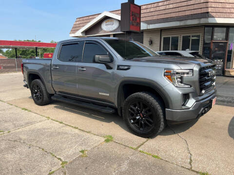 2020 GMC Sierra 1500 for sale at River City Auto Center LLC in Chester IL