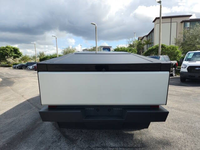 2024 Tesla Cybertruck