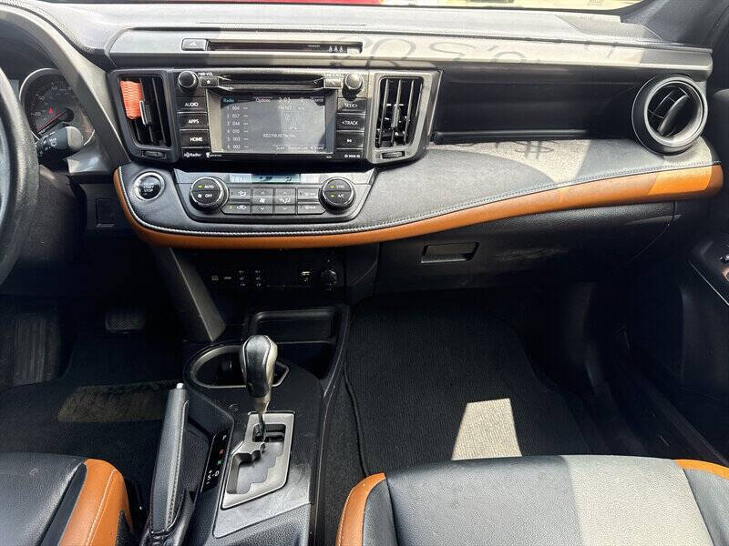 2017 Toyota RAV4 SE