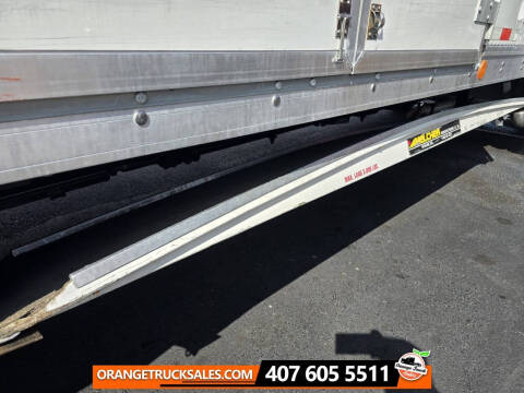 2017 Freightliner M2 106