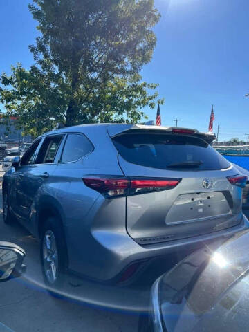 2021 Toyota Highlander LE