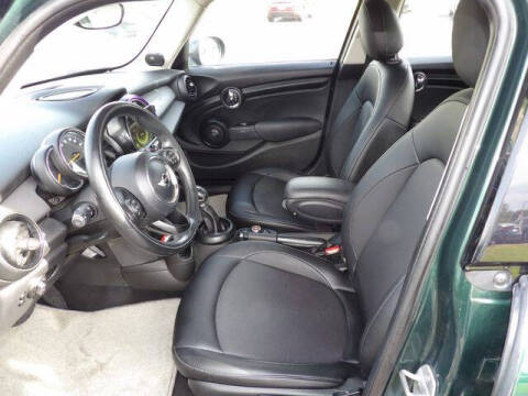 2017 MINI Hardtop 4 Door Cooper