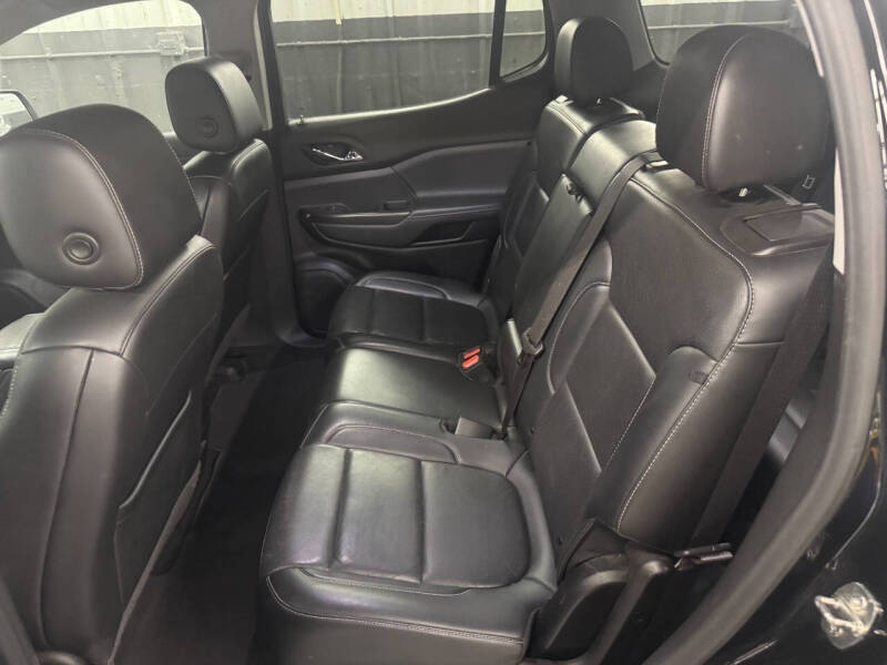 2021 GMC Acadia SLT