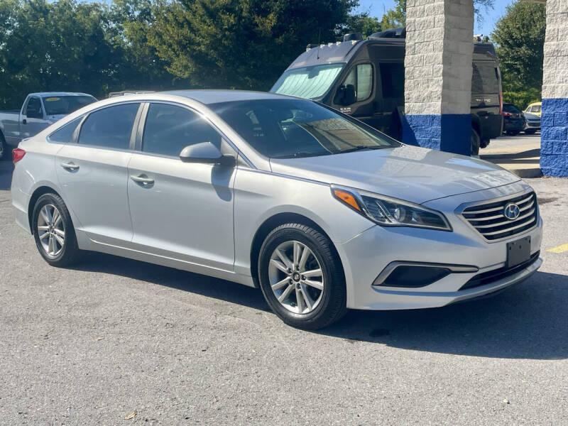 2016 Hyundai Sonata SE's photo