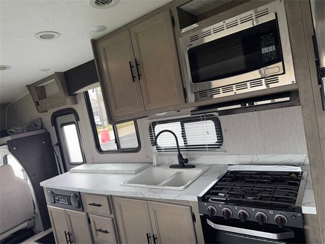 2021 Ford E-Series E-450 SD