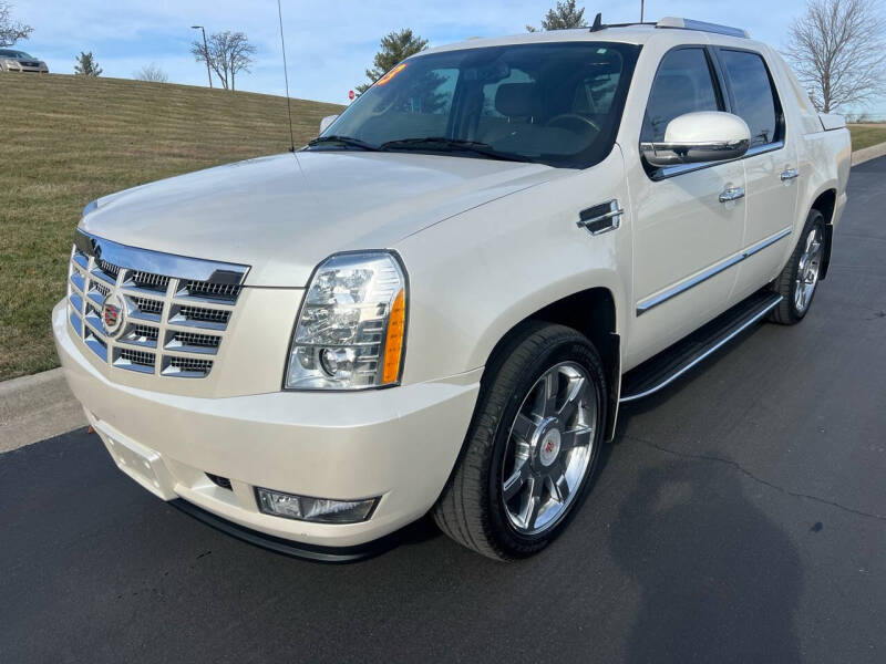 2013 Cadillac Escalade EXT for sale at Watson's Auto Wholesale in Kansas City MO