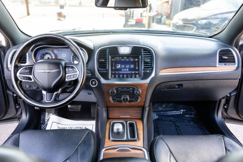 2017 Chrysler 300 C Platinum