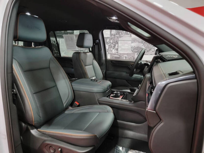 2025 GMC Yukon XL AT4