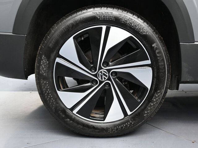 2024 Volkswagen Taos SE 4Motion