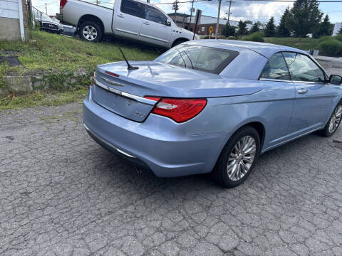 2013 Chrysler 200 Limited