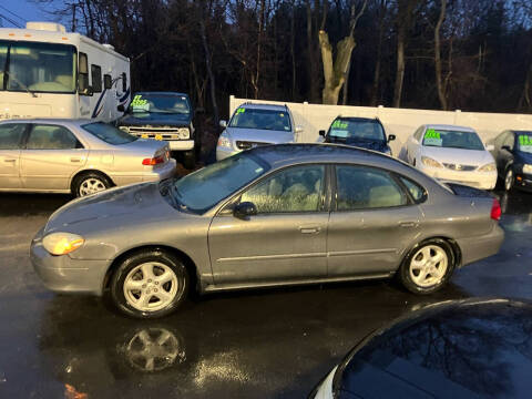 2004 Ford Taurus SE