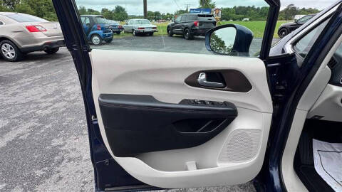 2017 Chrysler Pacifica Touring-L Plus
