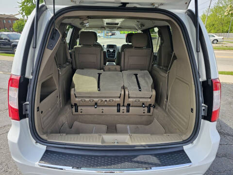 2015 Chrysler Town and Country Touring