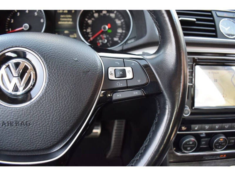 2017 Volkswagen Passat 1.8T SEL Premium