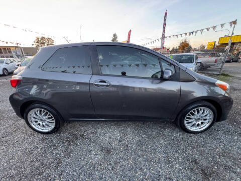 2012 Toyota Yaris 3-Door L