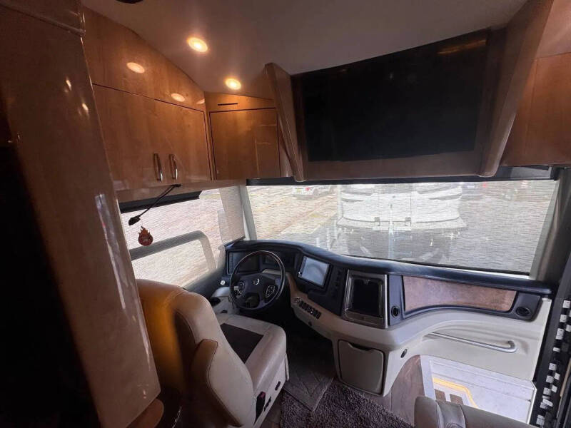 2018 Freightliner XCM Chassis