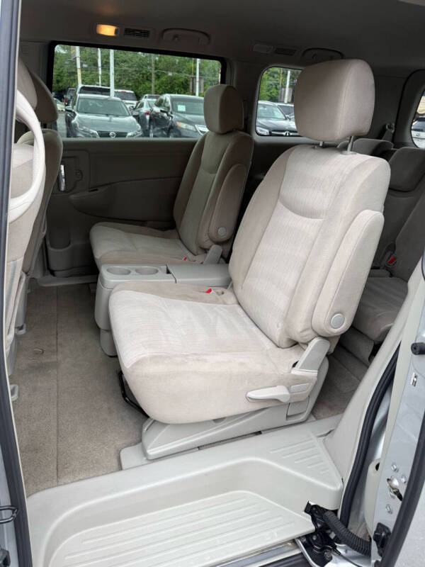 2017 Nissan Quest SV