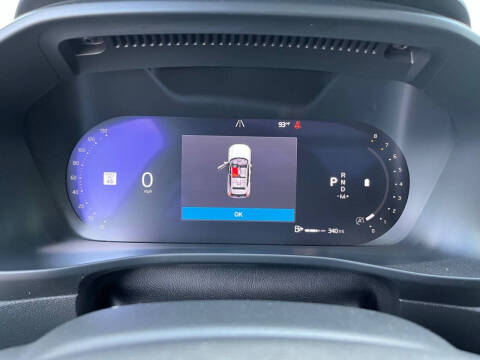 2023 Volvo XC40 B5 Plus Bright Theme