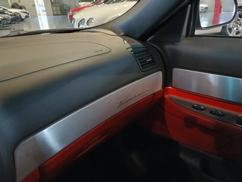 2002 Ford Thunderbird 44