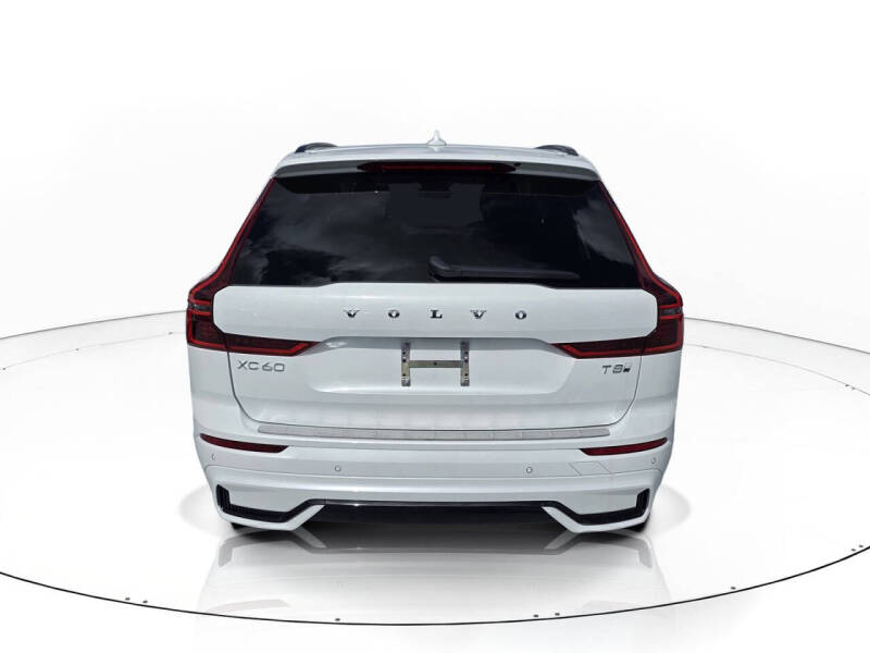 2026 Volvo XC60 T8 Plus