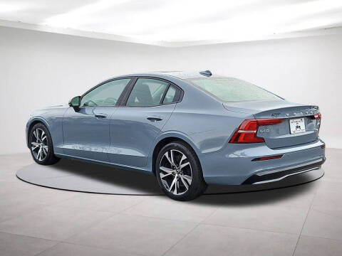 2024 Volvo S60 B5 Core Dark Theme
