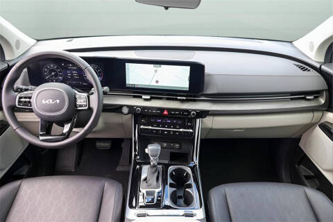 2024 Kia Carnival SX