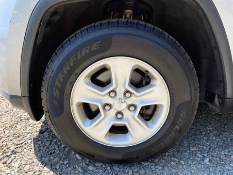 2017 Jeep Grand Cherokee Laredo E