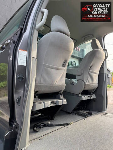 2016 Toyota Sienna LE Mobility 7-Passenger