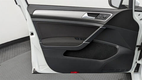 2016 Volkswagen e-Golf SE