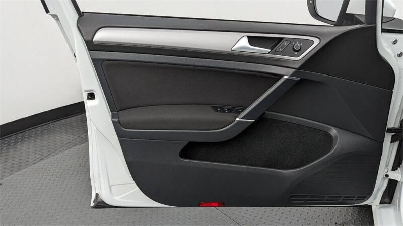 2016 Volkswagen e-Golf SE