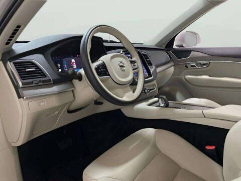 2023 Volvo XC90 B6 Core